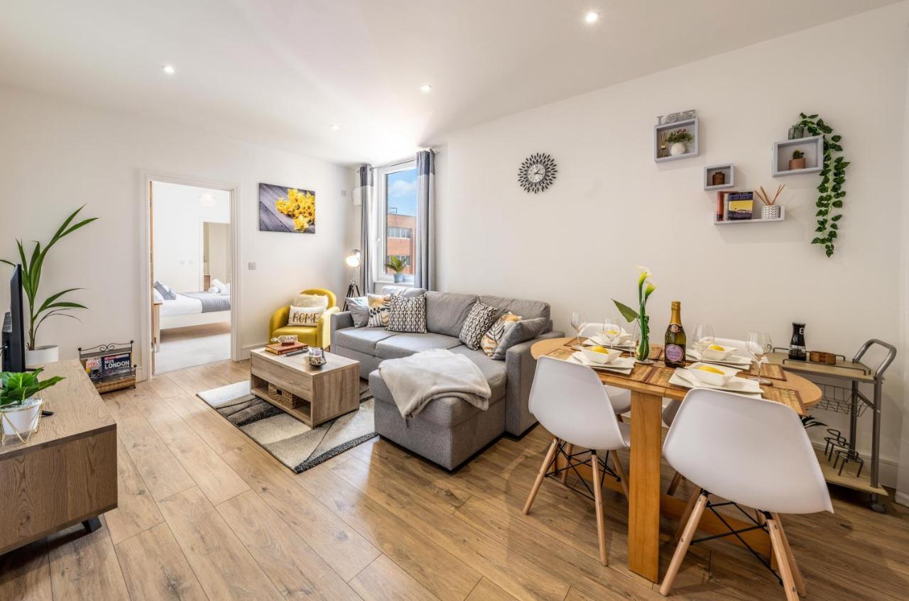 Mission Wave - Venture Apartment Staines-upon-Thames Dış mekan fotoğraf