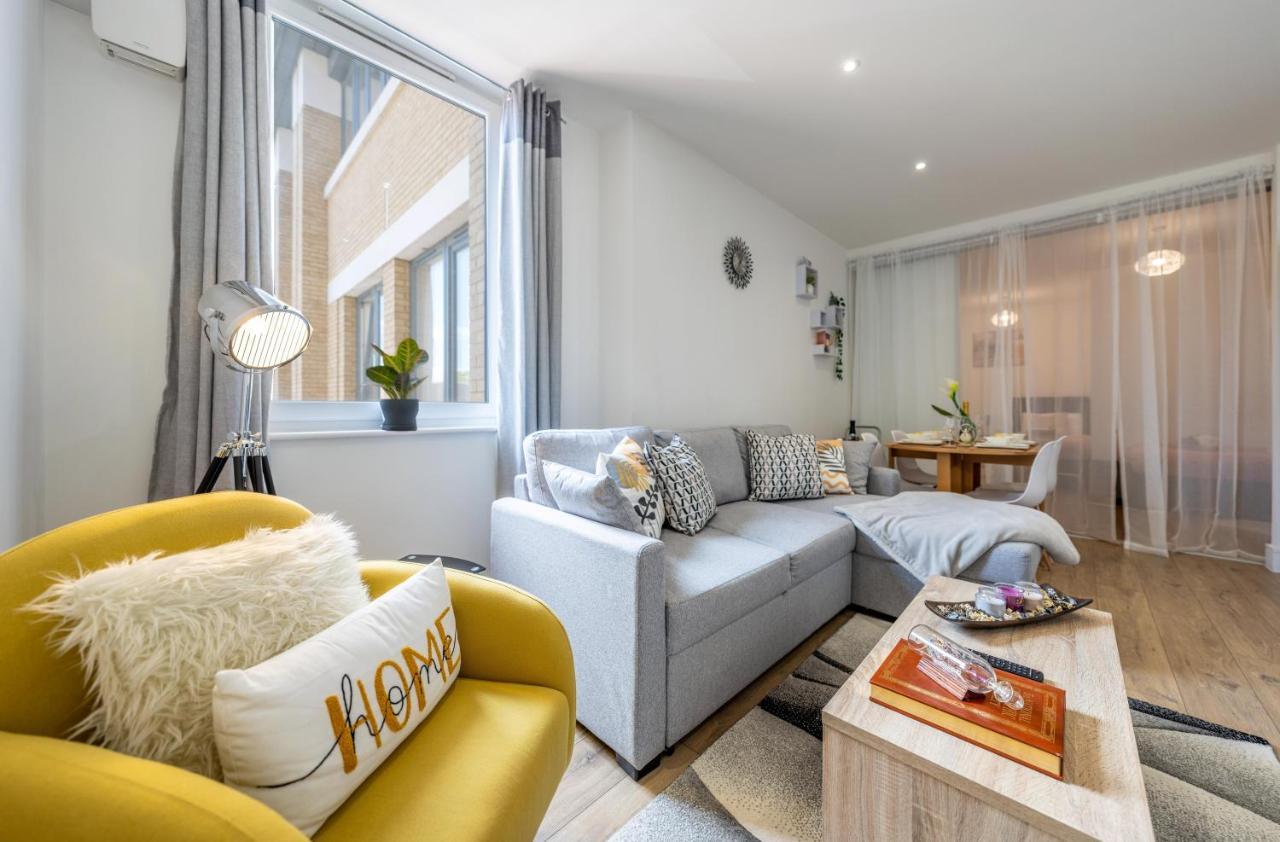 Mission Wave - Venture Apartment Staines-upon-Thames Dış mekan fotoğraf