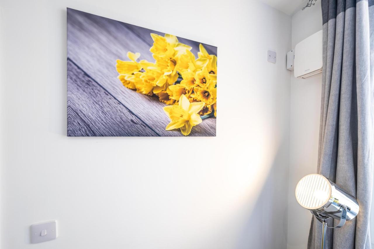 Mission Wave - Venture Apartment Staines-upon-Thames Dış mekan fotoğraf
