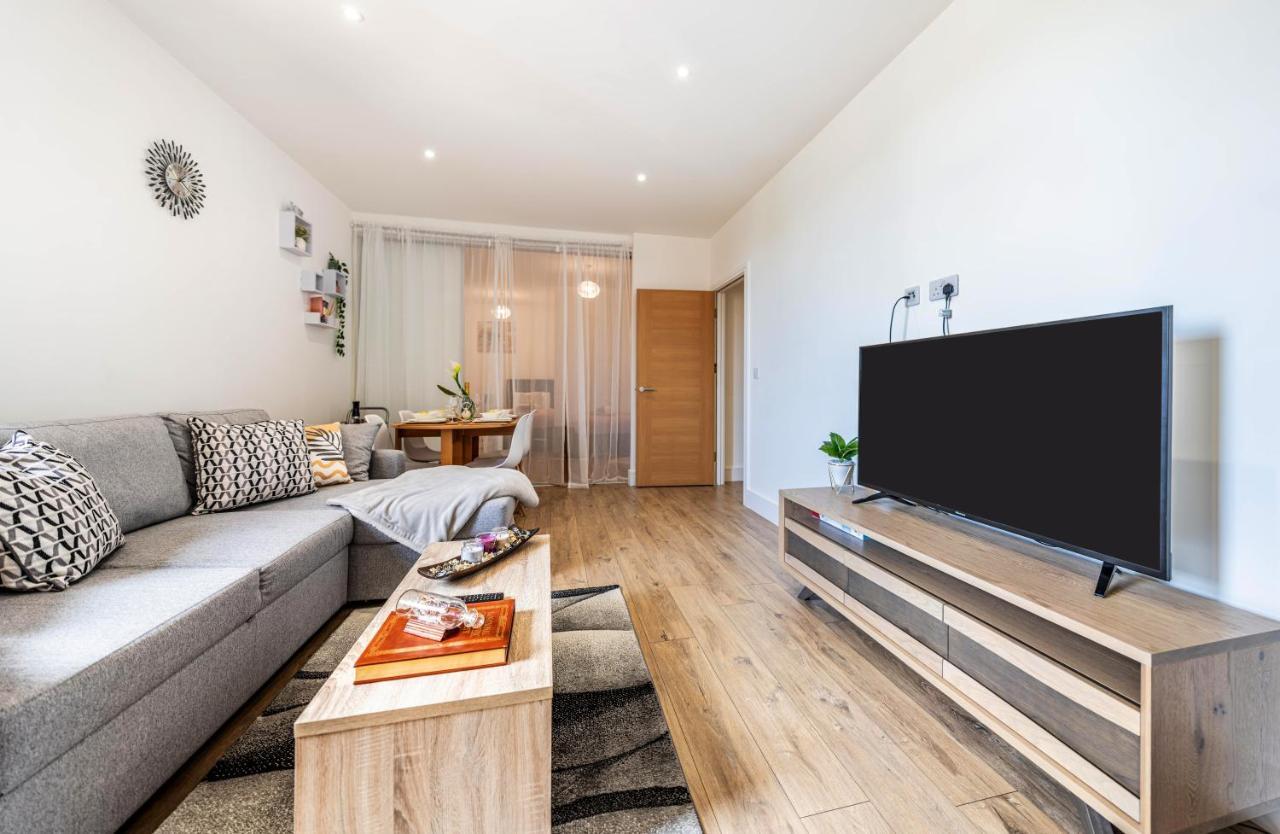 Mission Wave - Venture Apartment Staines-upon-Thames Dış mekan fotoğraf