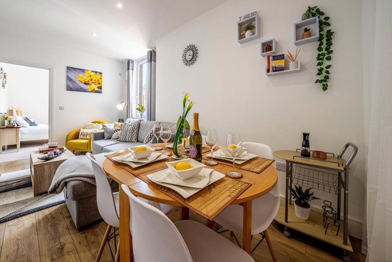 Mission Wave - Venture Apartment Staines-upon-Thames Dış mekan fotoğraf