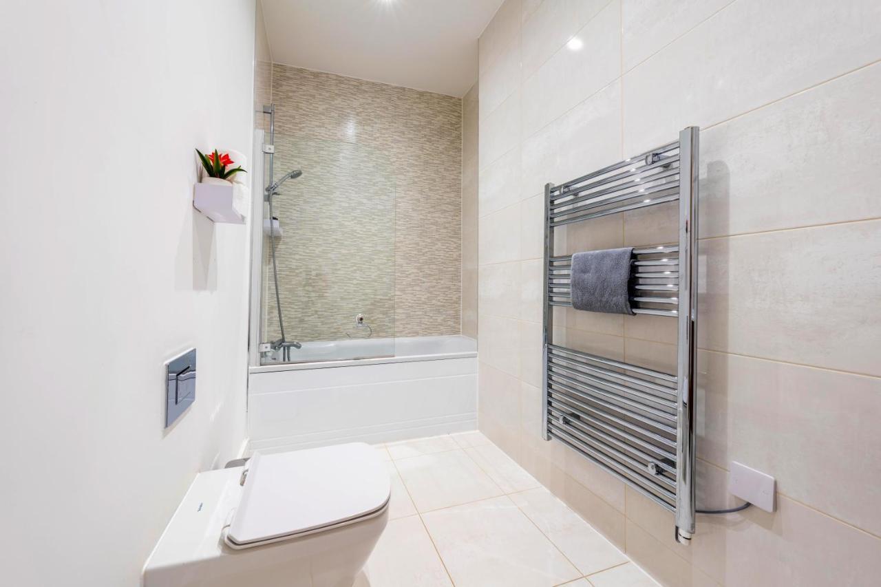 Mission Wave - Venture Apartment Staines-upon-Thames Dış mekan fotoğraf