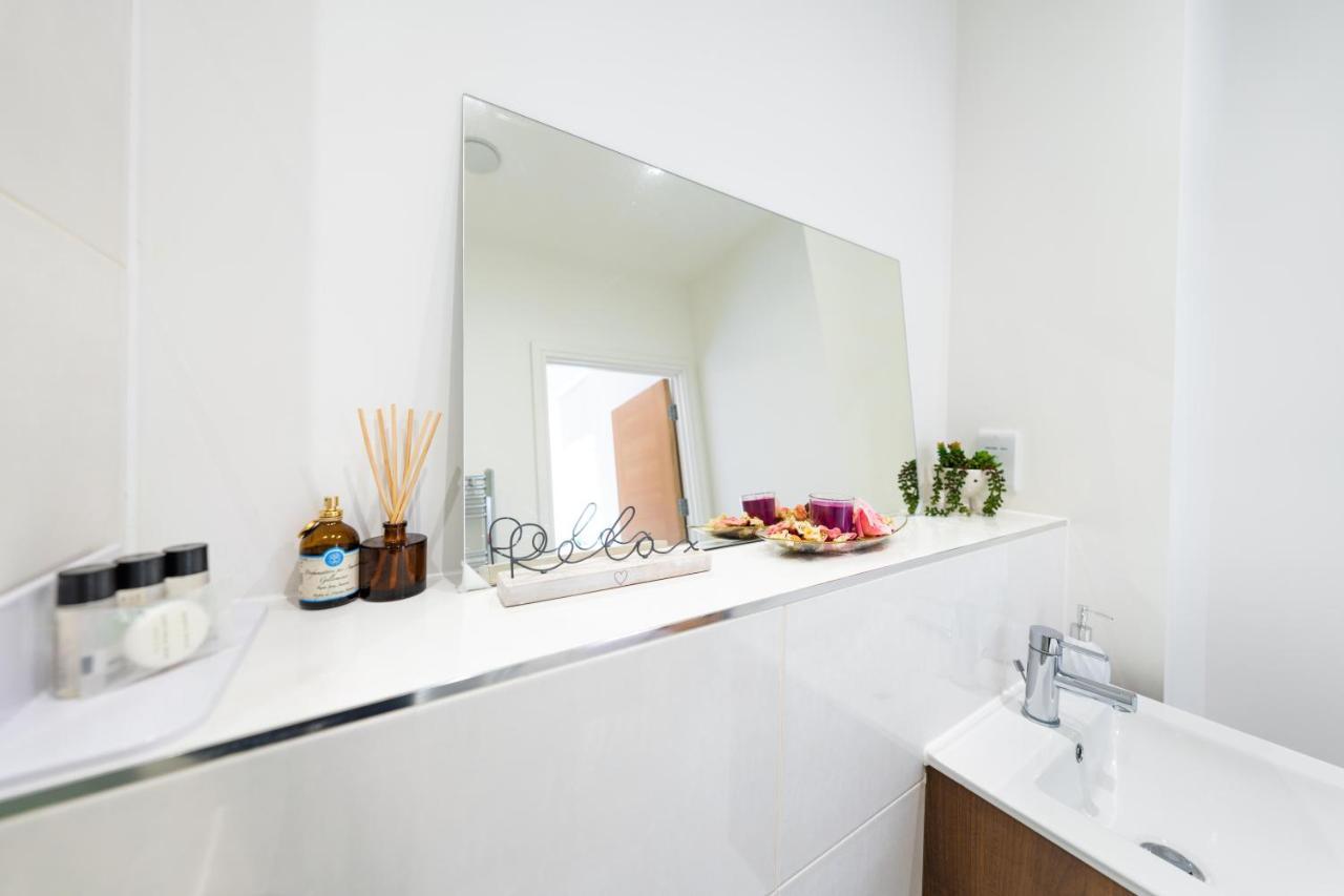 Mission Wave - Venture Apartment Staines-upon-Thames Dış mekan fotoğraf
