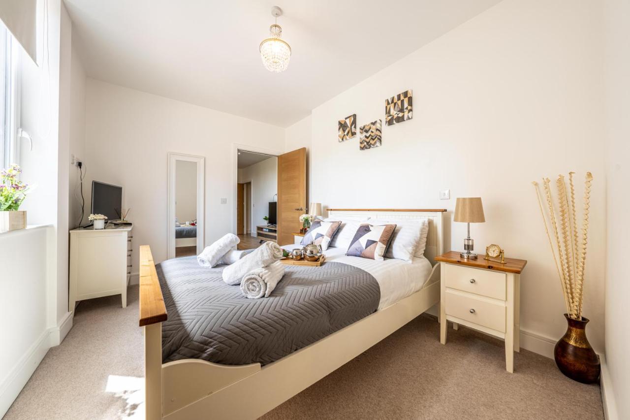 Mission Wave - Venture Apartment Staines-upon-Thames Dış mekan fotoğraf