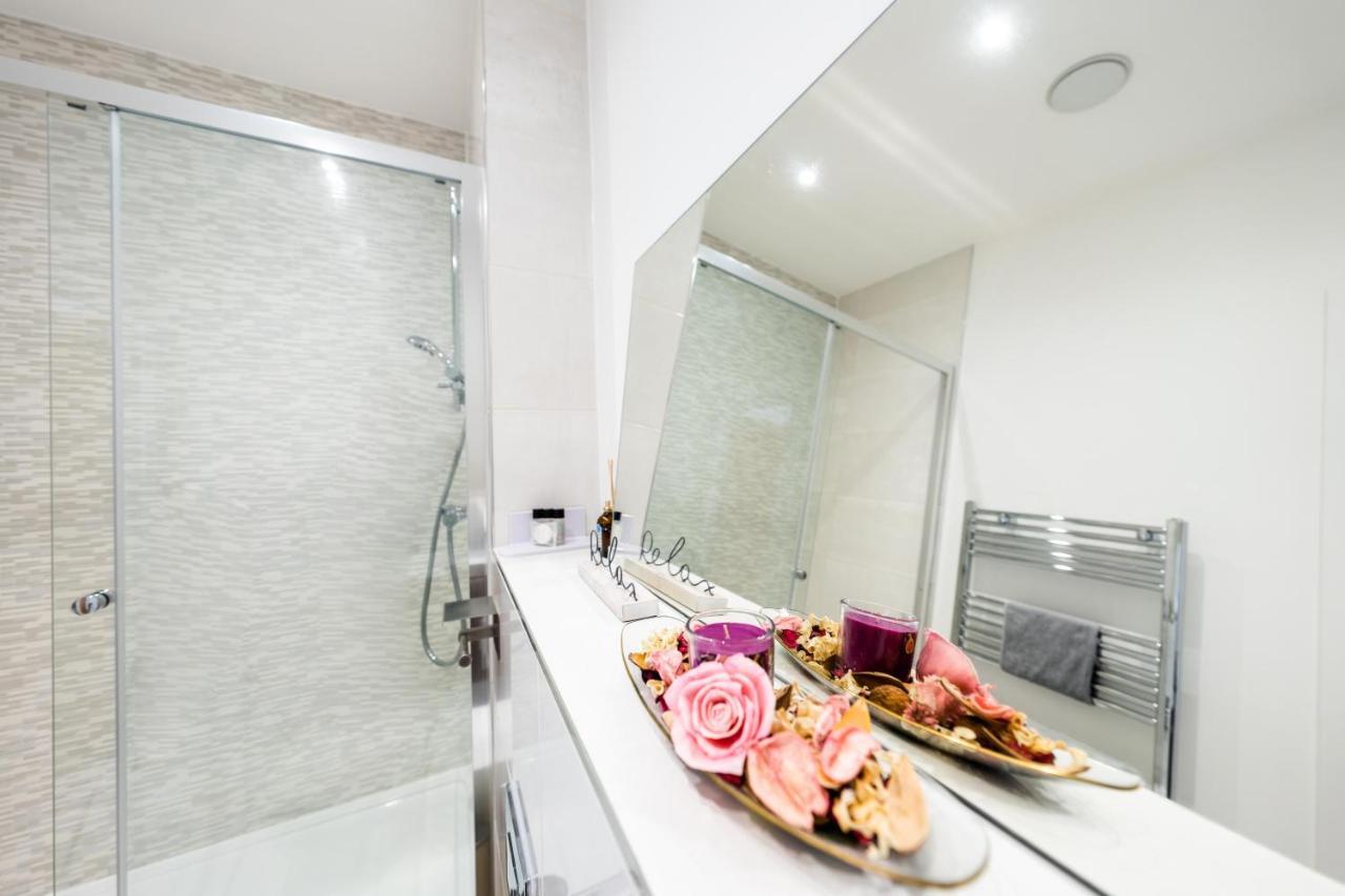 Mission Wave - Venture Apartment Staines-upon-Thames Dış mekan fotoğraf