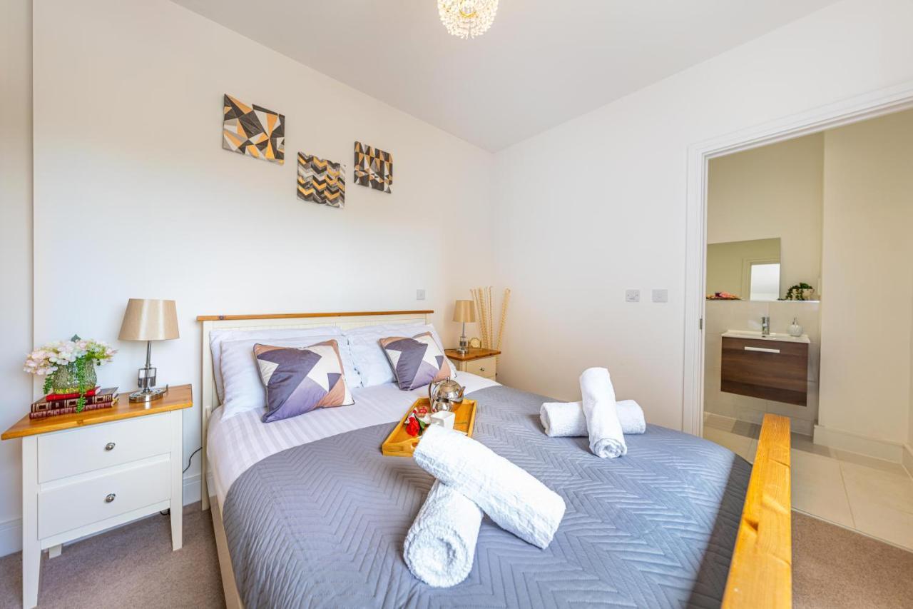Mission Wave - Venture Apartment Staines-upon-Thames Dış mekan fotoğraf
