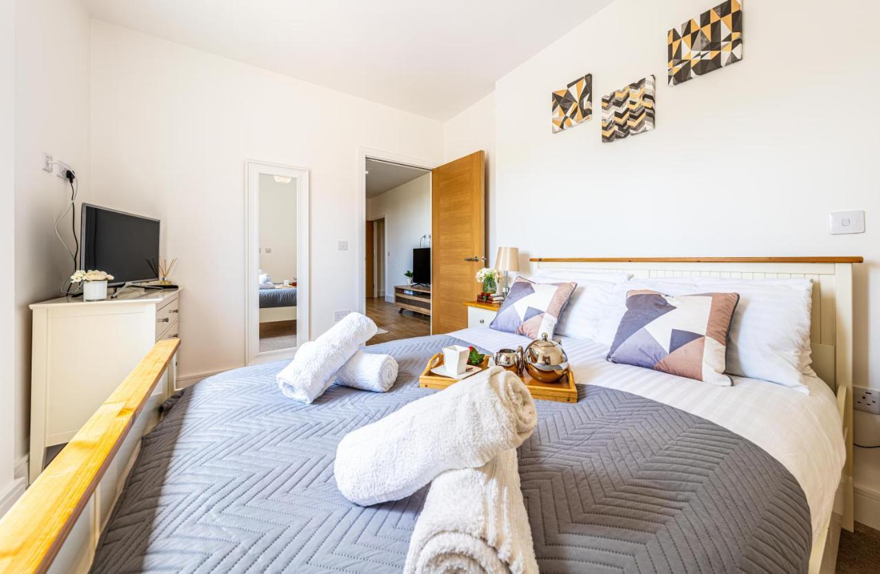 Mission Wave - Venture Apartment Staines-upon-Thames Dış mekan fotoğraf