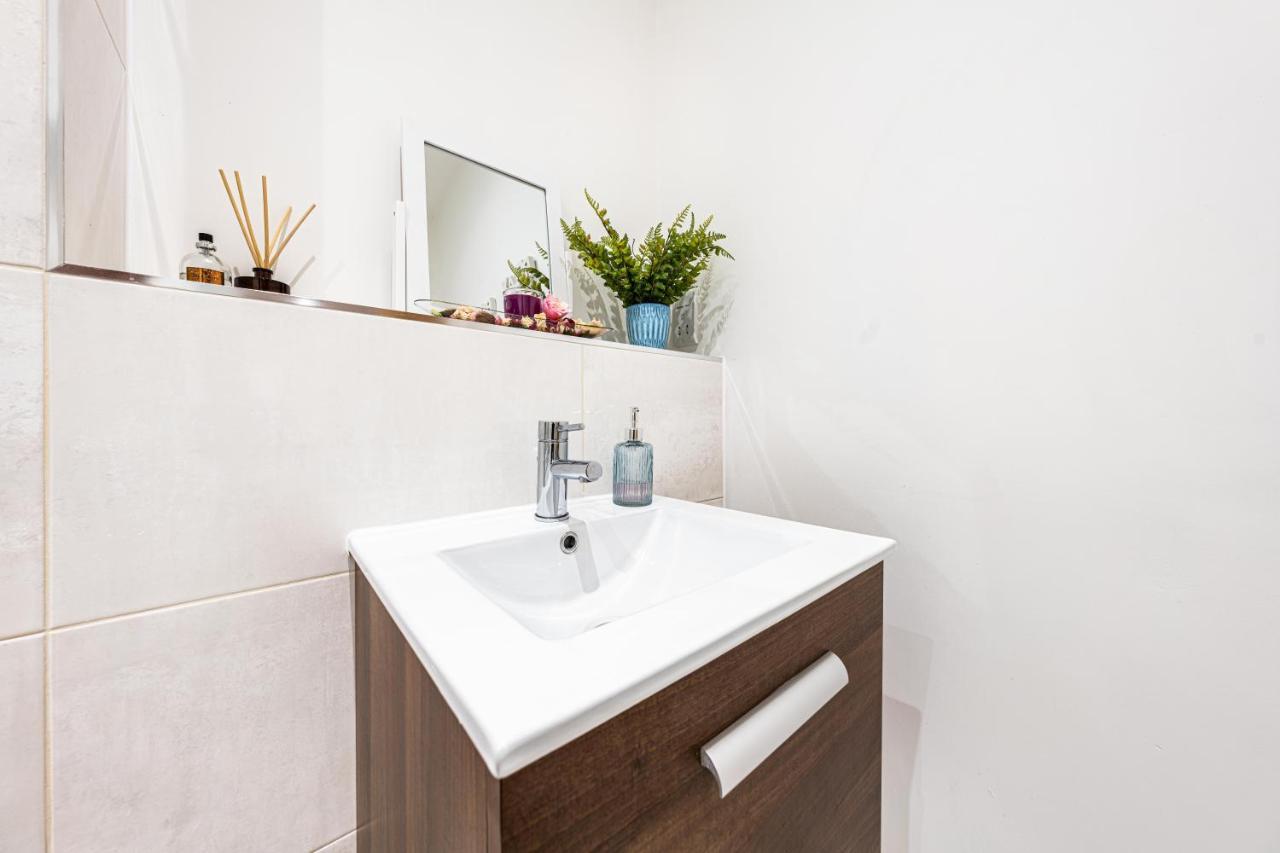 Mission Wave - Venture Apartment Staines-upon-Thames Dış mekan fotoğraf