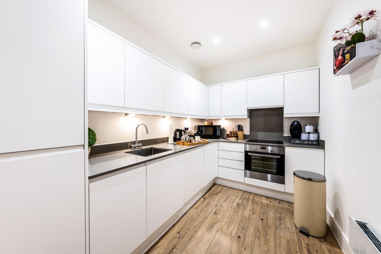Mission Wave - Venture Apartment Staines-upon-Thames Dış mekan fotoğraf