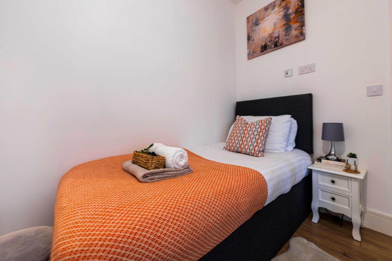 Mission Wave - Venture Apartment Staines-upon-Thames Dış mekan fotoğraf