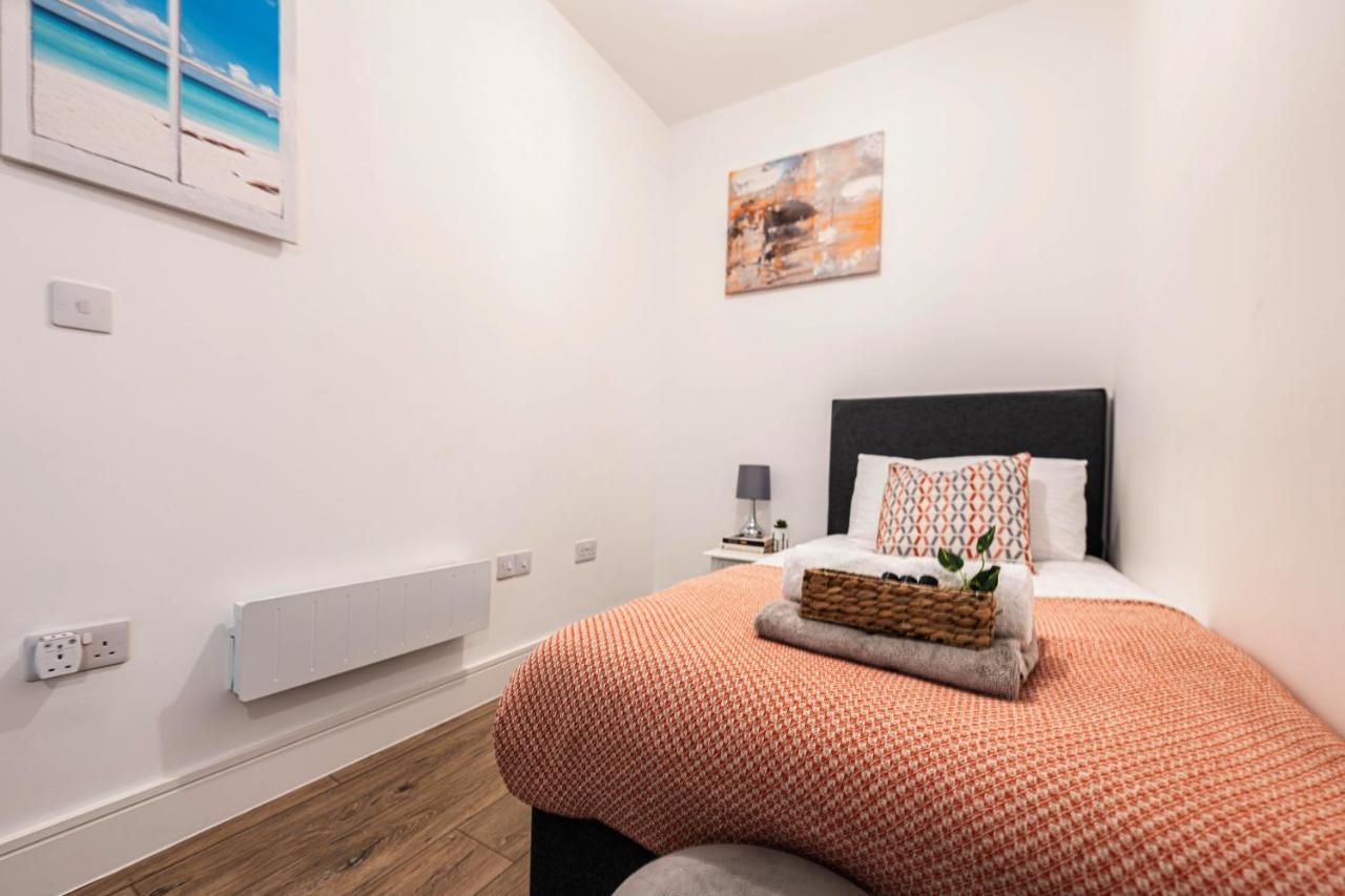 Mission Wave - Venture Apartment Staines-upon-Thames Dış mekan fotoğraf